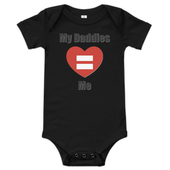 Baby short sleeve black bodysuit with "My Daddies Love Me" and red heart design.