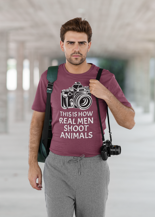 This is how real men shoot animals - for dark colors Unisex t-shirt